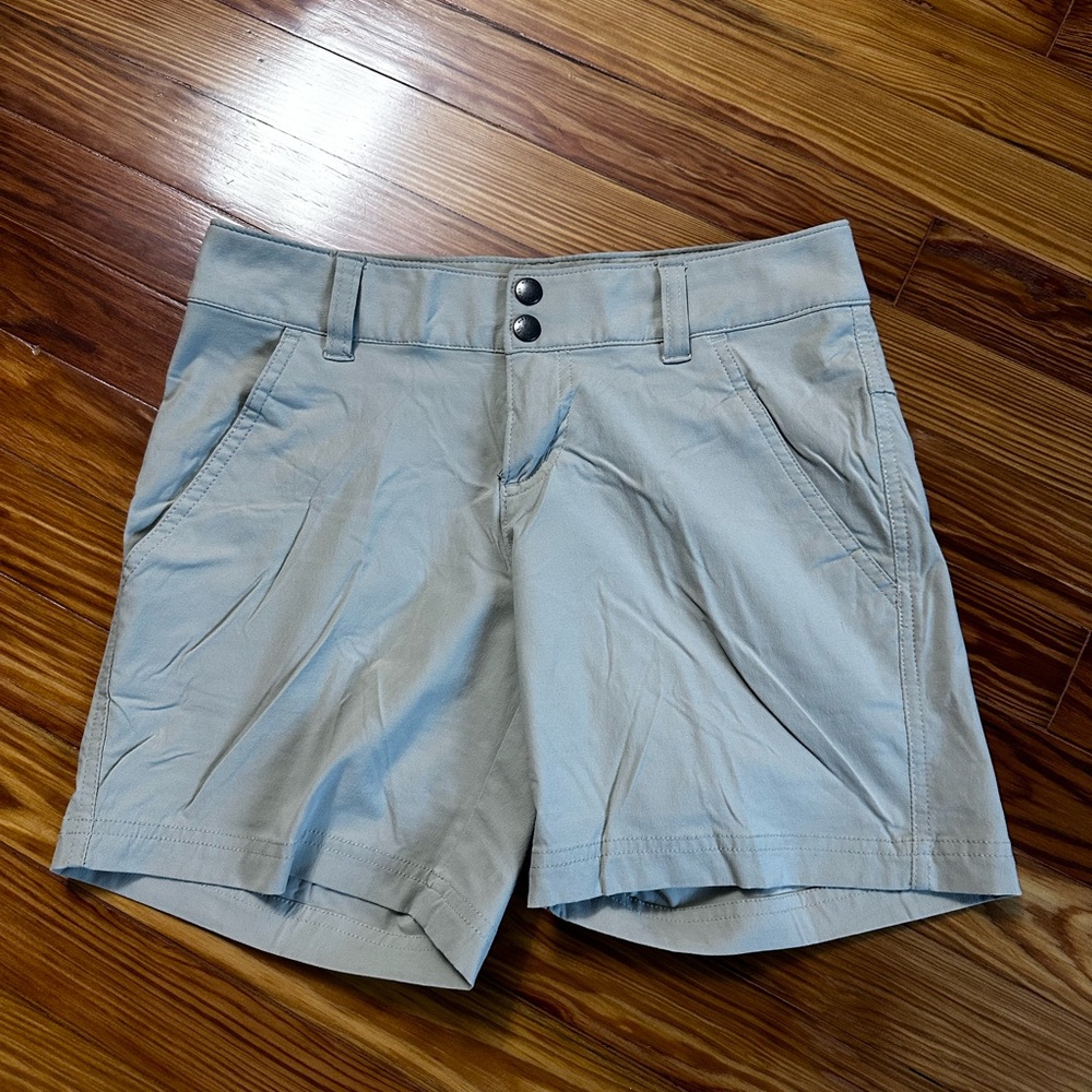 Columbia Women's Light Tan Hiking Shorts